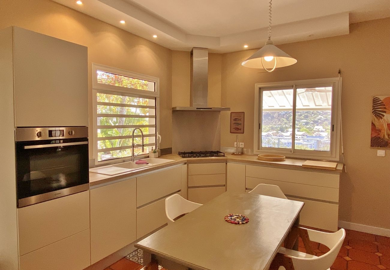 Cuisine moderne et entièrement équipée de la Villa Palmazur